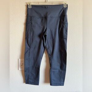 Yogalicious Grey High Rise Crop Leggings Size Large